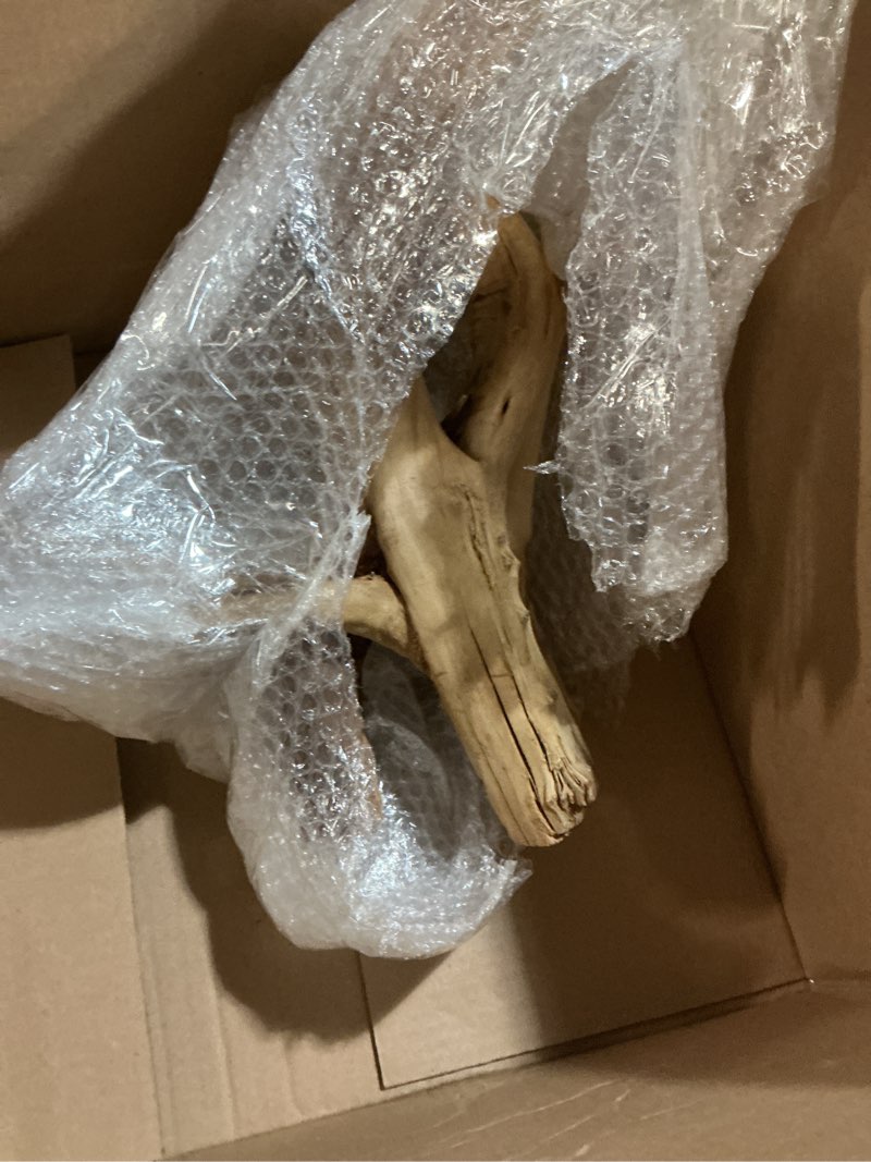 Condition photo showing Good Condition for majoywoo natural large driftwood for aquarium decor reptile decor, assorted spider wood branch 13-17" long, fish tank decoration spiderwood 13 to 17 inch(pack of 1)