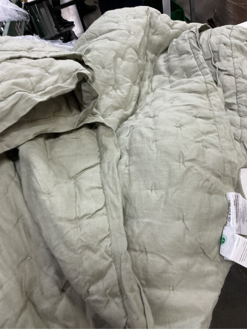 Condition photo showing As Is for (missing pillowcases )  european linen dream quilt set, full/queen, willowleaf