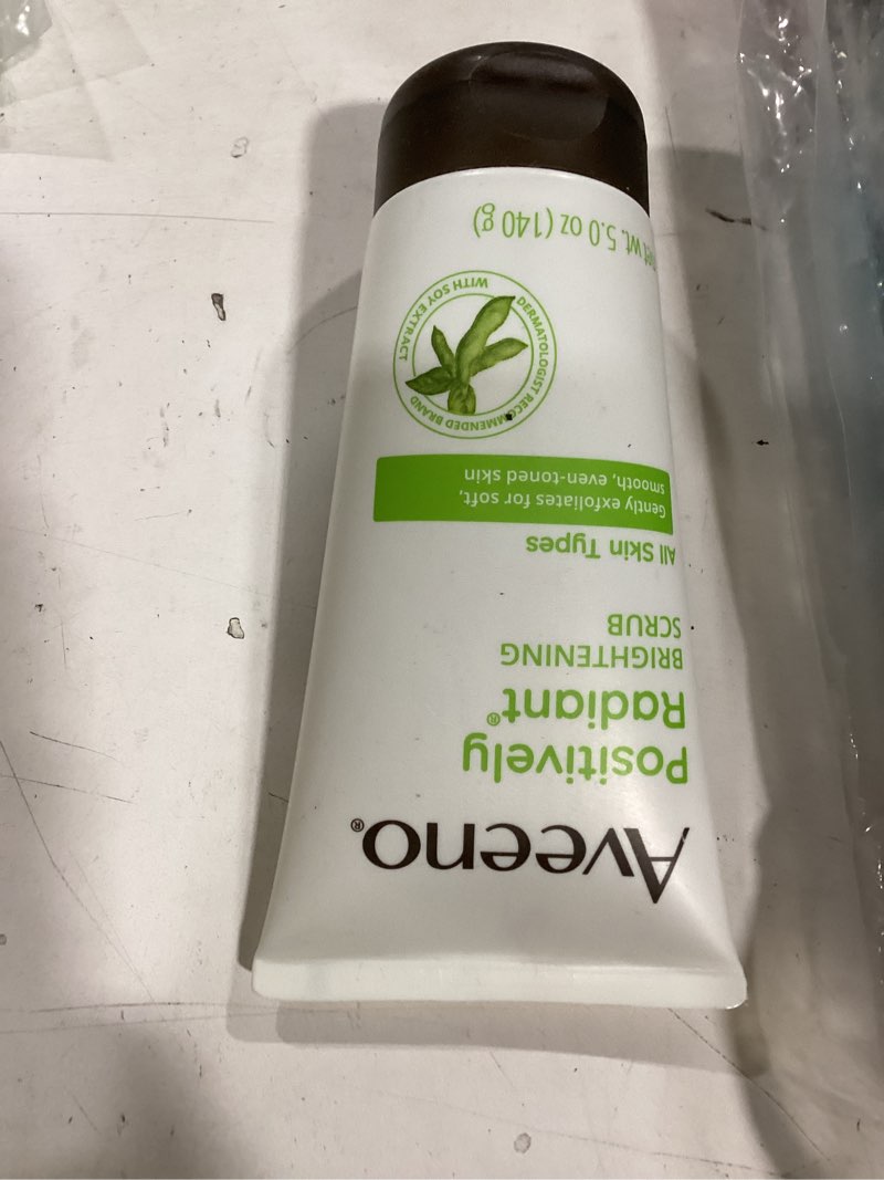 Condition photo showing New/Like New for Aveeno Positively Radiant Skin Brightening Exfoliating Daily Facial Scrub, Moisture-Rich Soy Extract, Oil- & Soap-Free Tone-Evening Face Cleanser, Hypoallergenic & Non-Comedogenic, 5 oz