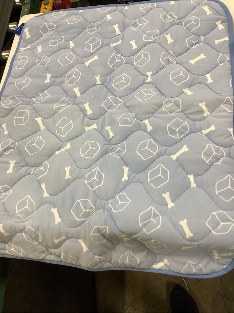 Condition photo showing Good Condition for rywell dog cooling mat 2.0, ocean blue,36" x 27" thick & durable cooling mat for large dogs, long-lasting cool with waterproof & color-changing arc-chill tech (q-max>0.5) washable& non-toxic large blue