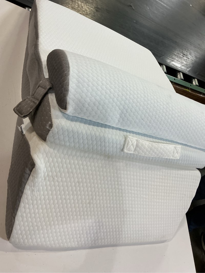 Condition photo showing Good Condition for bedluxe wedge pillow headboard, 3pcs orthopedic bed wedge pillows set for after surgery, adjustable pillow wedge for acid reflux&back pain relief, sleeping, back pillow for bed sitting up, white/grey