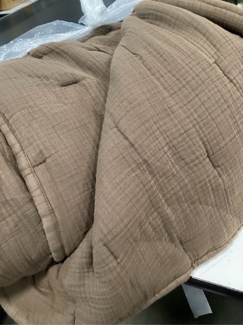 Condition photo showing Good Condition for quince organic cotton gauze dream quilt set king/cal king  color dune