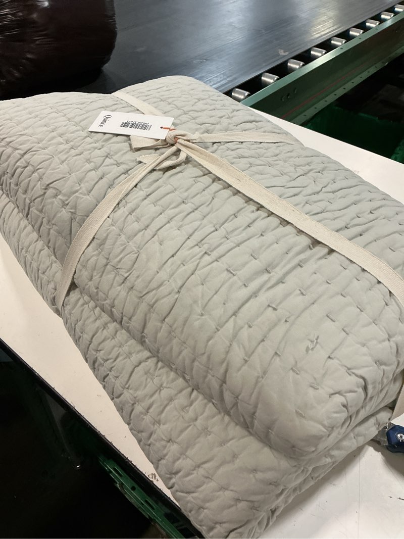Condition photo showing Good Condition for european linen cotton stitch quilt set (size king)