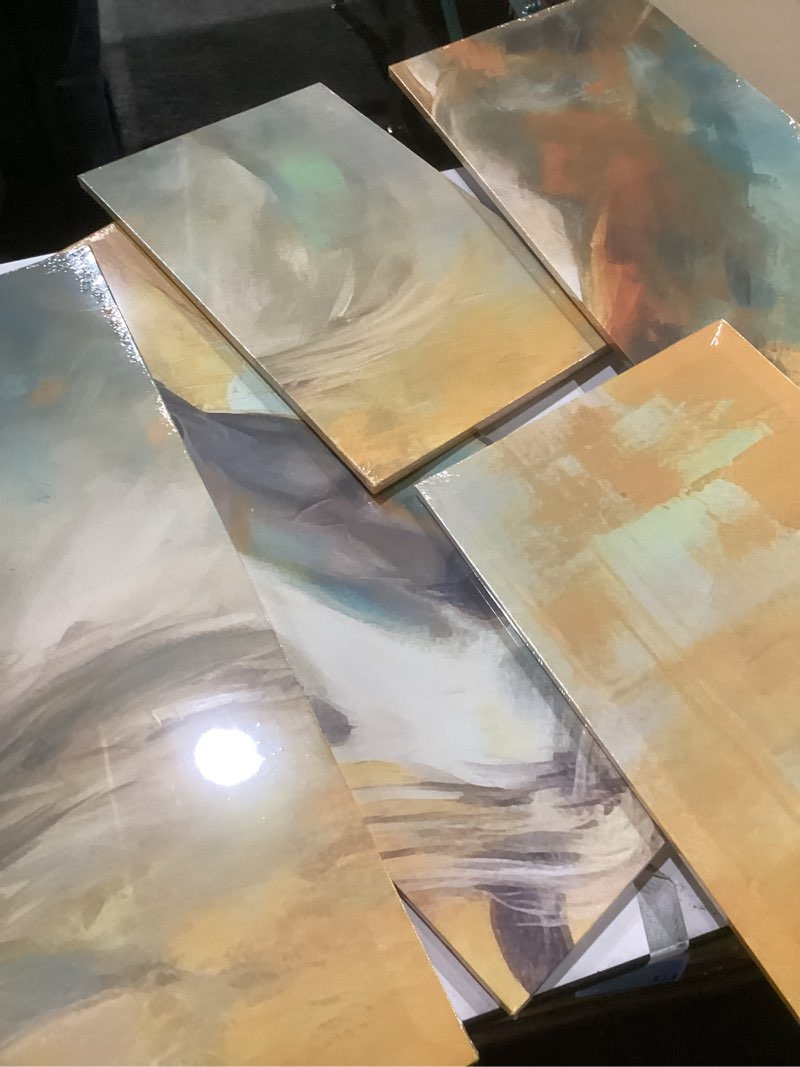 Condition photo showing New/Like New for TUMOVO Large Canvas Wall Art Farmhouse Abstract Horses Pictures Wall Decor Western Painting Hotel Decor for Sweet Couple Love Print Blue White Animal Artwork for Living Room 5Pcs(60" Wx40 H) 60"Wx40"H Artwork-01