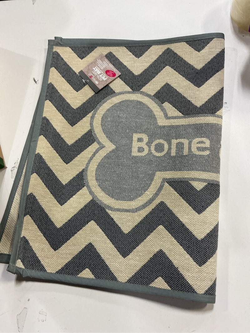 Condition photo showing Good Condition for PetRageous 16028 Bone Appetit Tapestry Non-Skid Machine Washable Dog Placemat for Pet Feeding Areas 