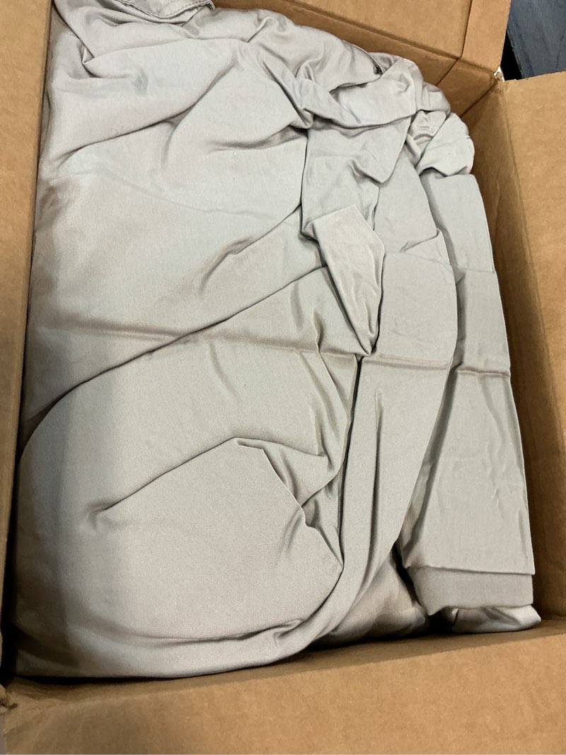 Condition photo showing Good Condition for bamboo duvet cover set, king/cal king, light grey