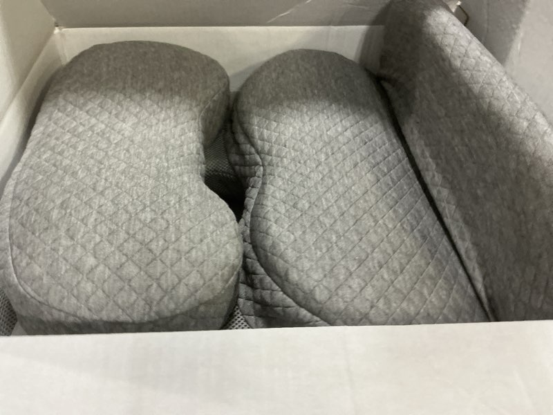 Condition photo showing New/Like New for face down pillow after eye surgery, bbl pillows after surgery for sleeping, headrest position is fully adjustable, 3 layers of sponge splicing, removable and washable white