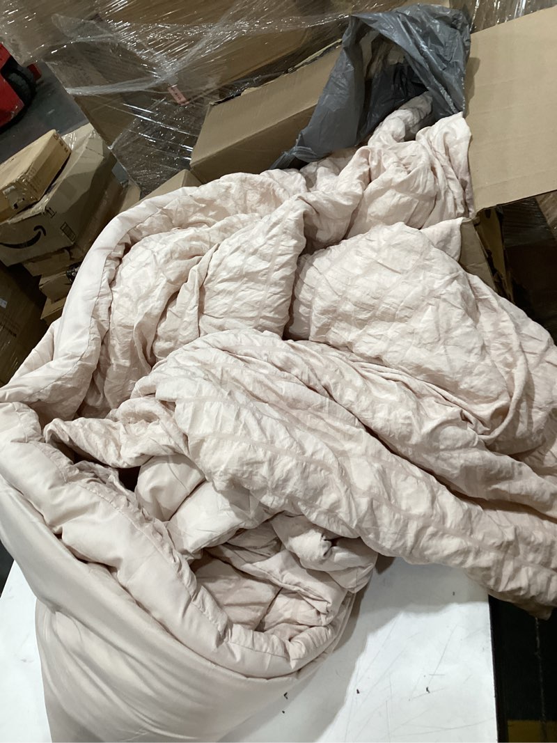 Condition photo showing Good Condition for hymokege beige queen comforter seersucker all season luxury  bedroom, bedding set with comforters, sheets, pillowcases & shams