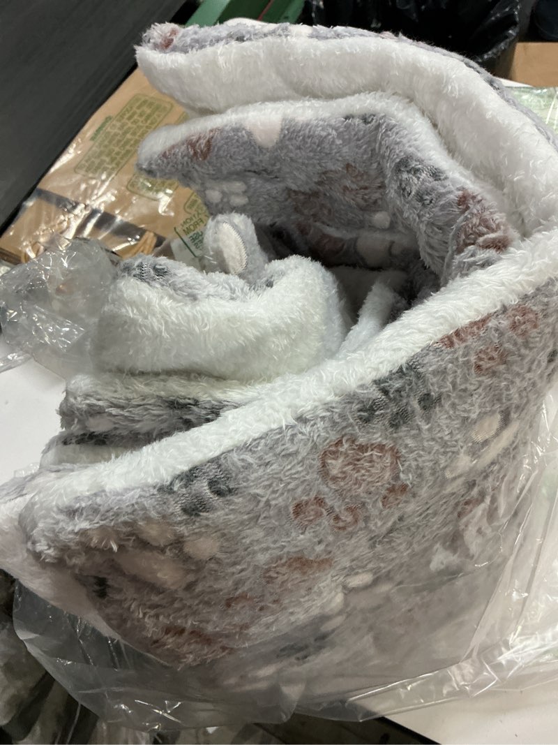 Condition photo showing As Is for Tuanse 4 Pack Ultra Soft Dog Cat Bed Mat with Cute Prints Reversible Fleece Dog Crate Kennel Pad Cozy Washable Thickened Hamster Guinea Pig Pet Bed Mat for Small Animals (21 x14 Inches,Light Gray) 21 x 14 Inches Light Gray