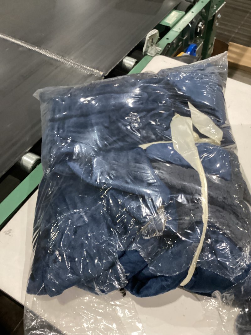 Condition photo showing As Is for petami sherpa fleece waterproof cat and dog blanket, navy/gray, queen navy/gray queen (90x90)