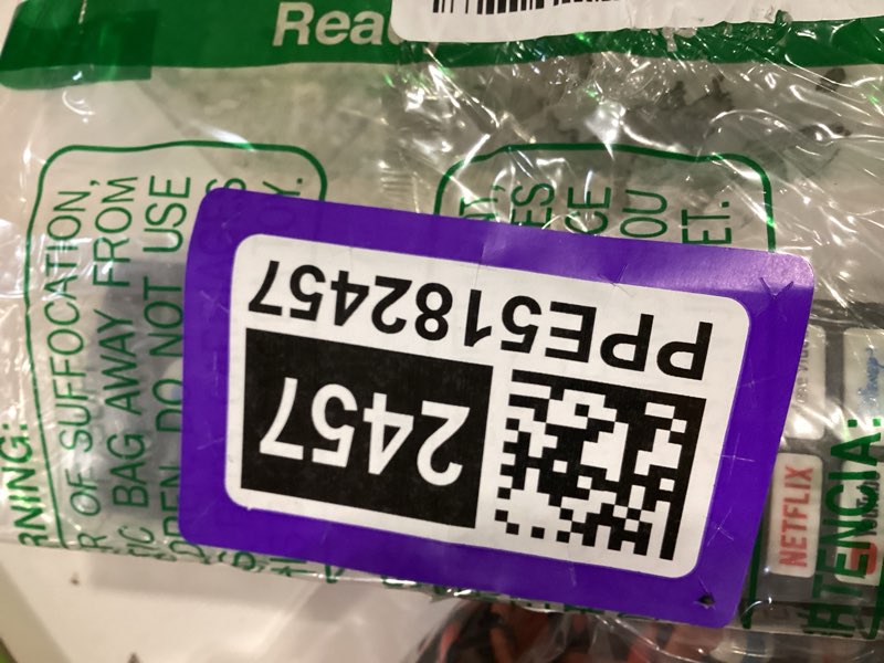 https://lotting-media.assets.bidfta.com/lotting_353abcf6-bf60-4155-8024-908b34f9f368
