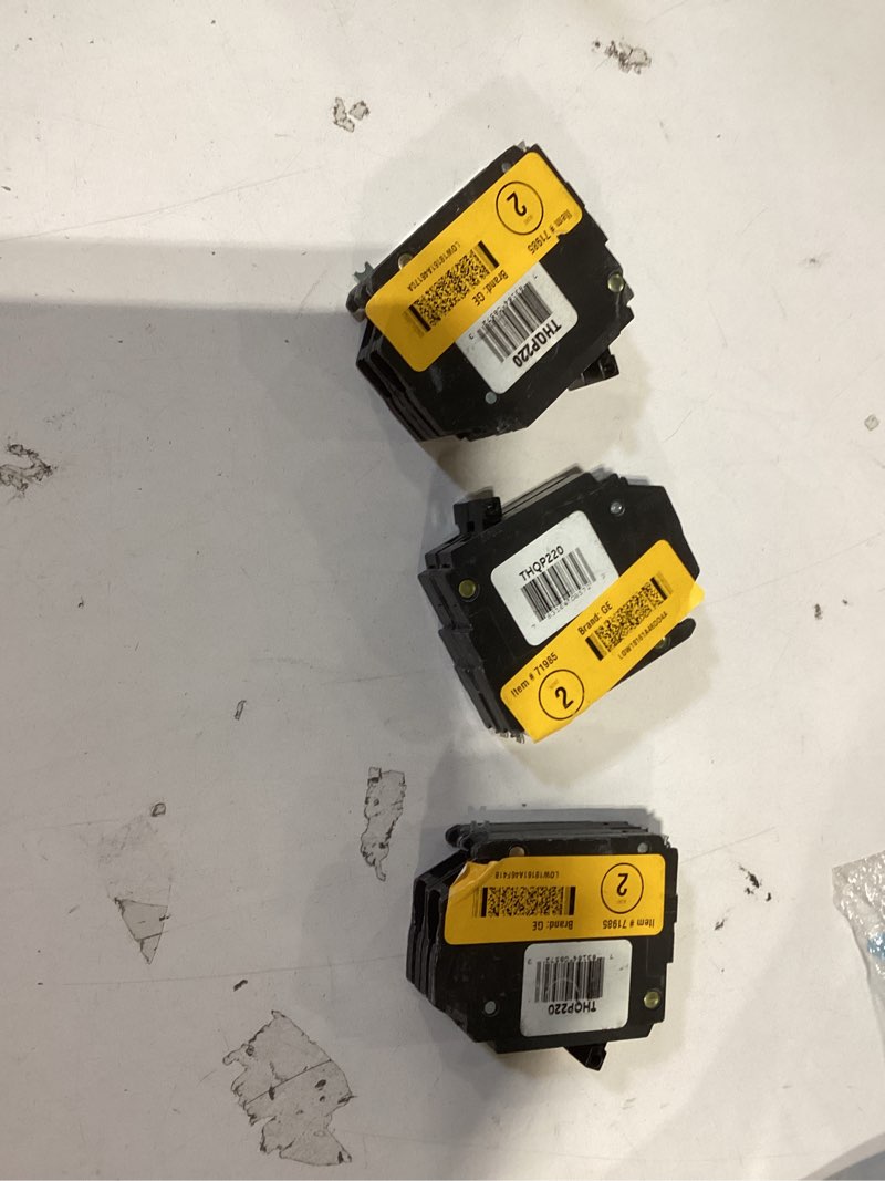 ge 20-amp 2 -pole standard trip circuit breaker