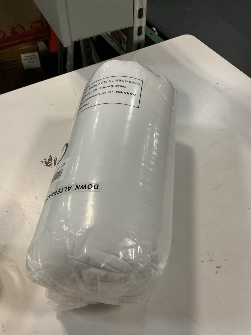 Condition photo showing New/Like New for DOWNCOOL Comforters Queen Size, Duvet Insert, White All Season Duvet, Lightweight Quilt, Down Alternative Hotel Comforter (White, Queen 88x92 Inches) Lightweight Comforter Queen White