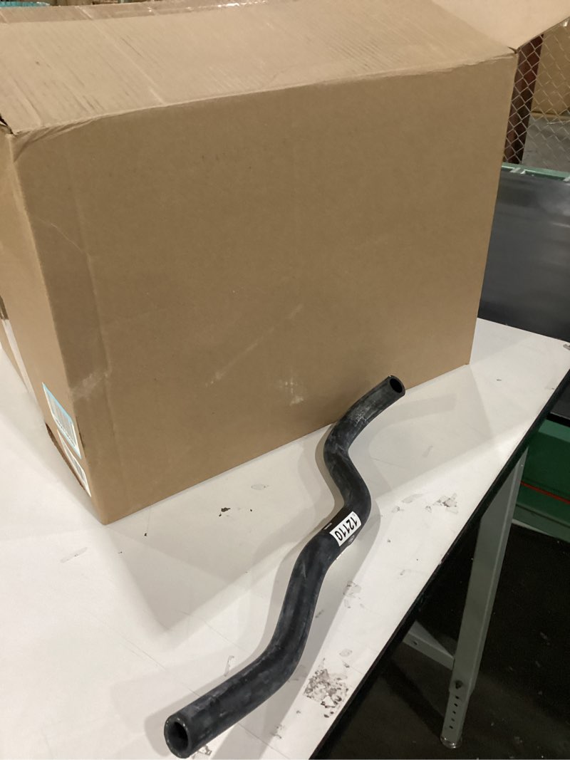Condition photo showing New/Like New for Dayco 72443 Curved Radiator Hose
