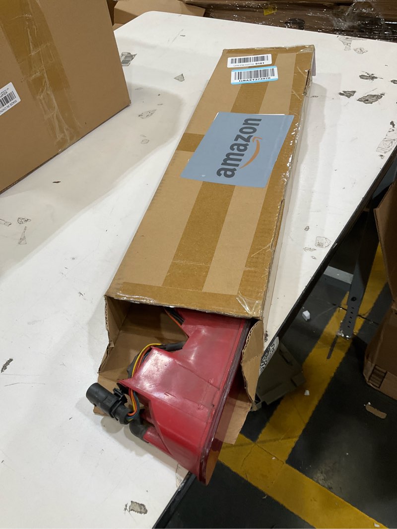 Condition photo showing Good Condition for astra depot compatible with right rear bumper taillight reverse incandescent lamp red lens audiq7 2006-2015