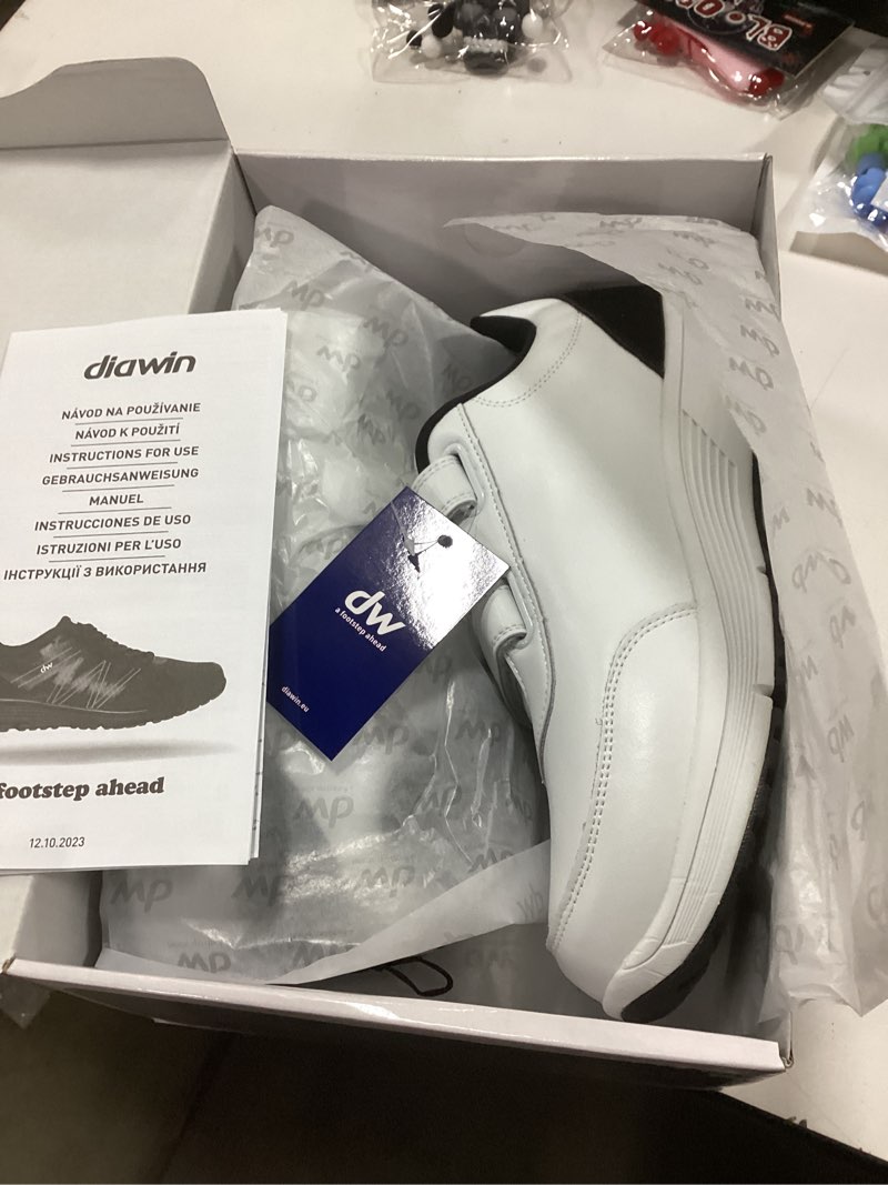 Condition photo showing New/Like New for diawin Wide Shoes for Men & Women – Extra Depth Walking Shoes with Wide Toe Box for Swollen Feet, Hallux, Arthritis, and Diabetic Needs – Durable Genuine Leather for Comfort 11.5 X-Wide Women/10 X-Wide Men Inspo Bw