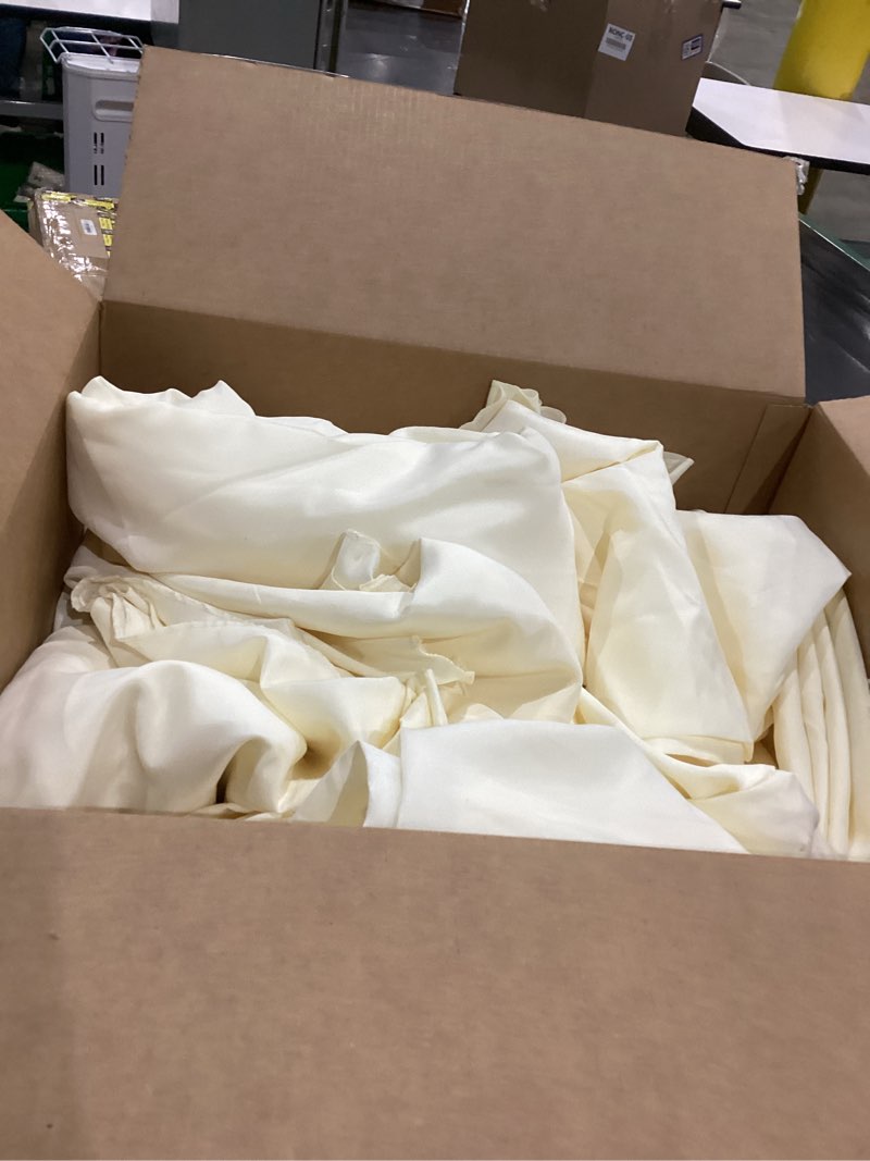 Condition photo showing As Is for VidaFete Tablecloth 10 Pack 120inch Round Table Cloth Polyester, Stain Wrinkle Resistant Polyester Dining Table Cover for Kitchen Dinning Party Wedding Round Tabletop Buffet Decoration(Ivory) Ivory 120" (10 Pack)