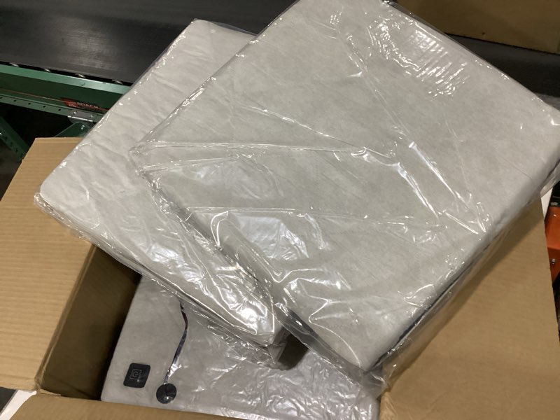 Condition photo showing New/Like New for *not tested* Thyle Portable Heated Seat Cushion Foldable Heating Cushion 3 Mode Adjustable Heated Chair Pad Stadium Chair Heated Stadium Seat for Sports, Indoor, Outdoor, Power Bank Not Included