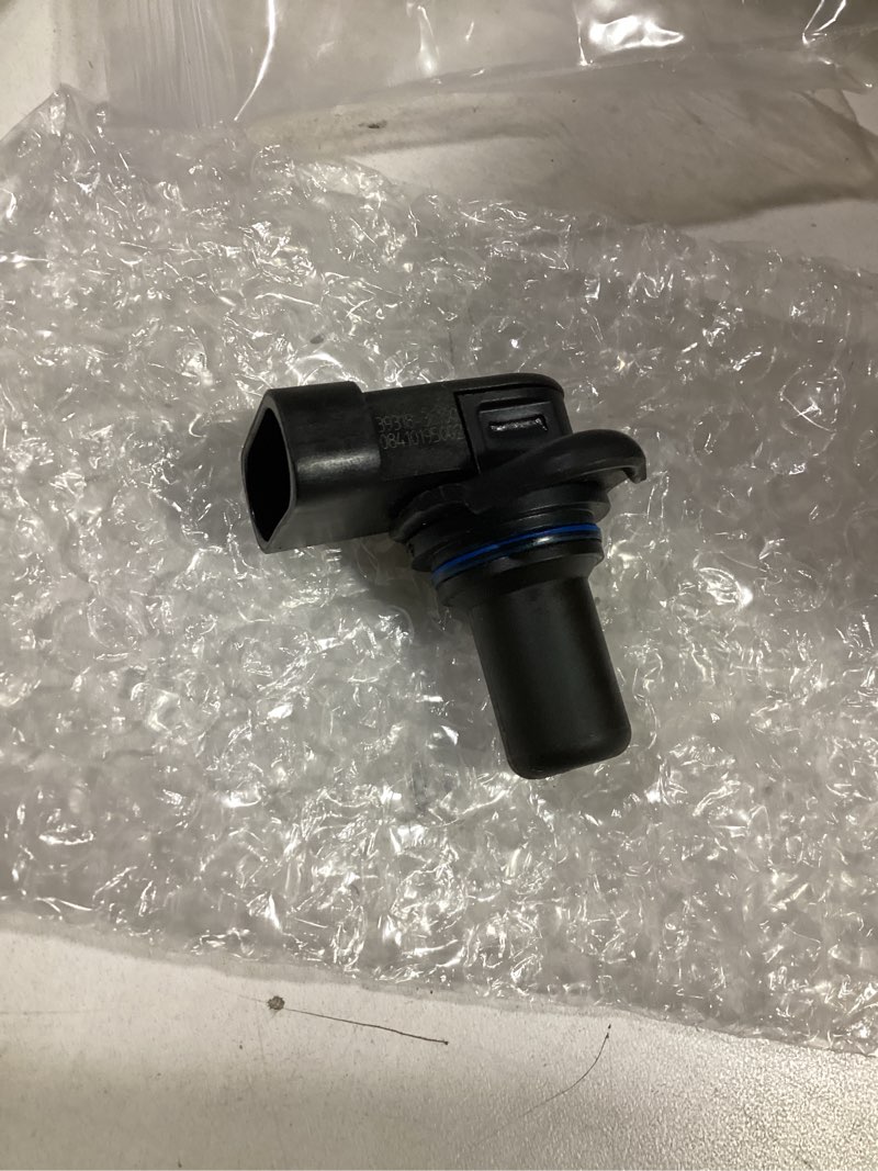 Condition photo showing Good Condition for Engine Camshaft Position Sensor 39350-23910 Compatible with Hyundai Elantra 2004-2016, Tucson 2005-2021 & Kia Soul 2010-2016, Forte Forte5 2014-2016, Spectra Spectra5 2005-2010 L4 2.0L 39350-23700