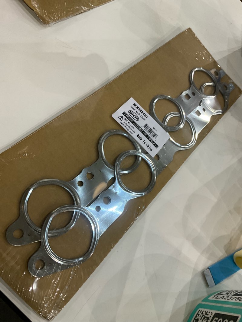 Condition photo showing New/Like New for SKMS92467 Exhaust Manifoid Gasket 