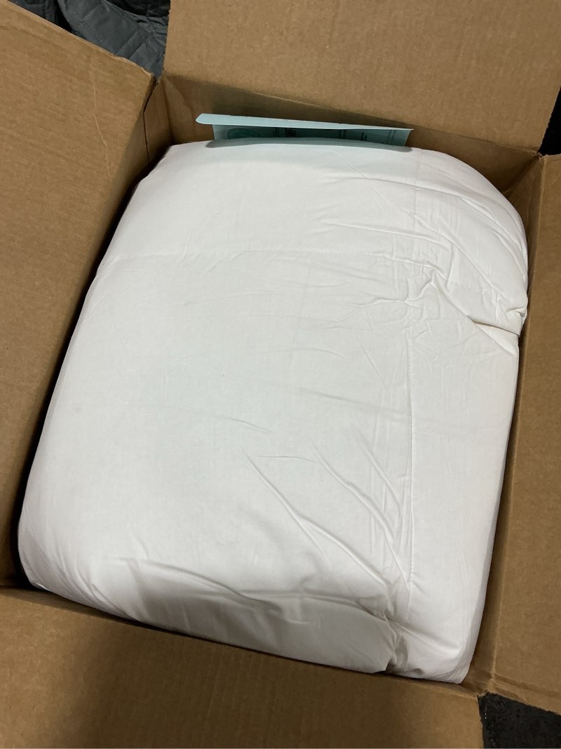 Condition photo showing Good Condition for martha stewart luxury white goose feathers down fiber duvet insert king size - hotel collection 100% cotton comforter, all season medium warmth, breathable, hypoallergenic, 106 x 90 inch all season/white king