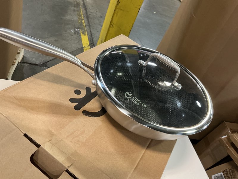 Condition photo showing New/Like New for COOKER KING 11-Inch Wok with Lid, Hybird Nonstick Wok Professional Grade, Stainless Steel Woks & Stir-Fry Pans, Stay-Cool Handle, Dishwasher & Oven-Safe,Compatible with All Cooktops