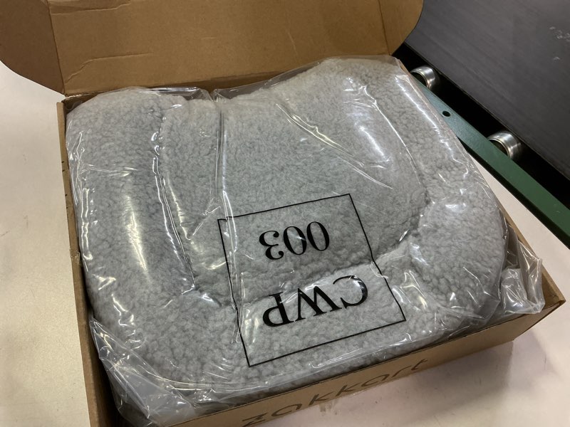 Condition photo showing Good Condition for Zakkart Cat Window Perch - 100% Metal Supported from Below - Comes with Warm Spacious Pet Bed - Cat Window Hammock for Large Cats & Kittens - for Sunbathing, Napping & Overlooking (Grey) Gray