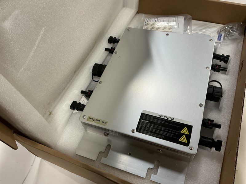 Condition photo showing Good Condition for y&h 1200w solar grid tie micro inverter with ac data monitoring display screen waterproof ip65 mppt dc28-50v pv input ac80-160v output for 36v solar panel 1200w-110v-lcd