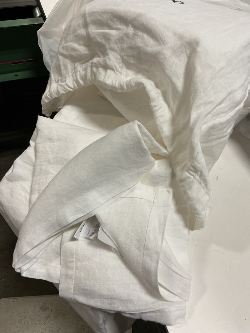Condition photo showing Good Condition for european linen sheet set, queen