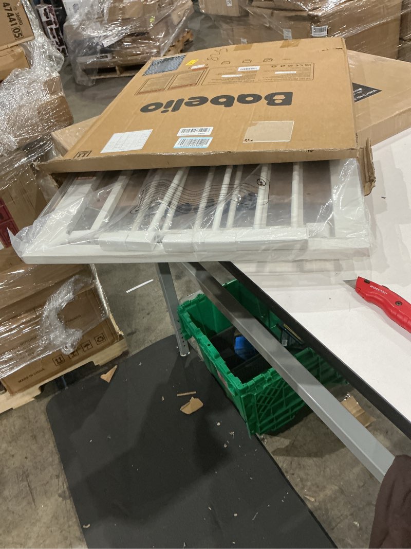 Condition photo showing Good Condition for babelio safety gate door fits for stairs, narrow and wide doorways with auto close, easy install, no drilling, pressure mounted for baby, child, pets, dog/puppy, 26''-40'', white white 30"tall 26"-40" wide
