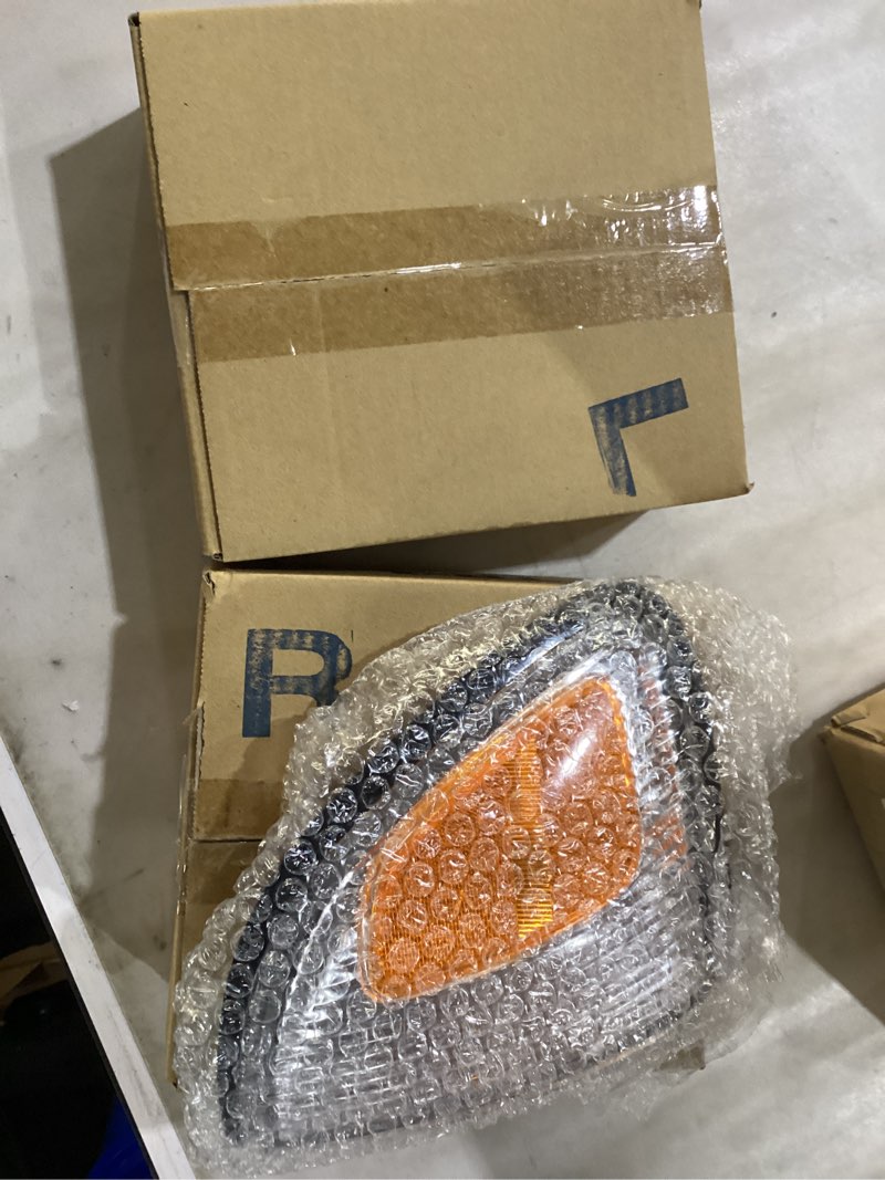 Condition photo showing New/Like New for TRQ Corner Light Set Compatible with 1997-2000 Toyota Tacoma