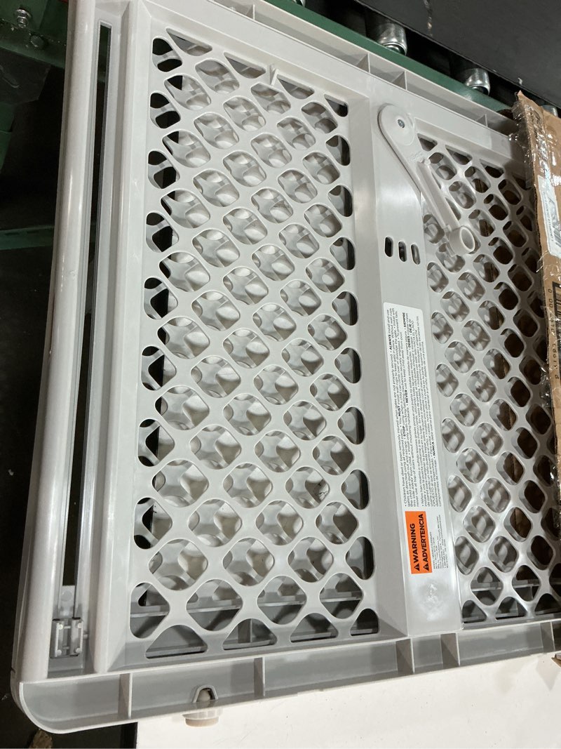 Condition photo showing Good Condition for north states 5-way pet gate, model# 8619
