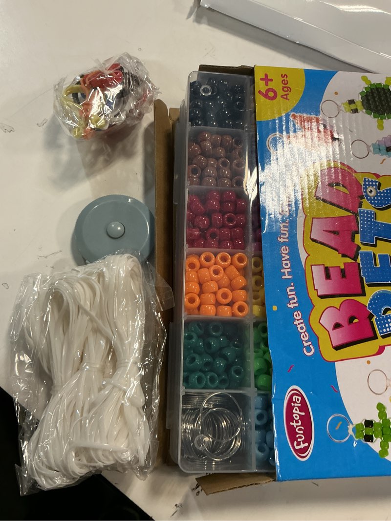 Condition photo showing New/Like New for Funtopia Beads for Crafts, Pony Beads Keychain Making Kit, Bead Pets Art Crafts for Kids Beginners, Birthday Party DIY Craft for Girls Boys (1500 Bead, 30 Designs)