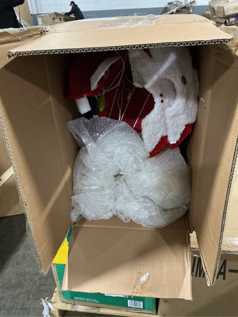 grinch 7-ft freestanding yard decoration with white led lights