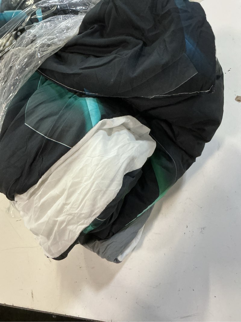 Condition photo showing Good Condition for geometric green black neon comforter set,light honeycomb 3 piece bedding set twin for teen boys,modern bedding quilt set geometry decor,microfiber lightweight 1 comforter 2 pillowcases all season geometric green black neon twin