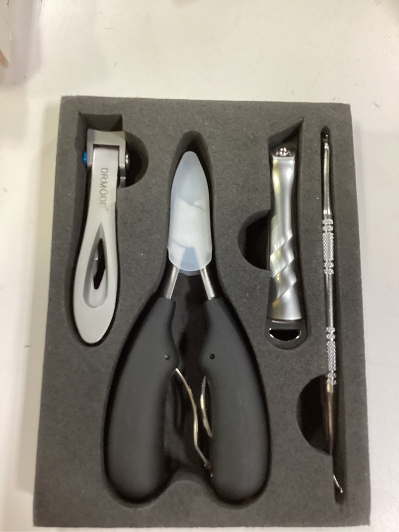 Condition photo showing Good Condition for DRMODE Toenail Clippers for Seniors Thick Toenails, Large Toe Nail Clippers for Men Thick Nails with Wide Opening, Sharp Heavy Duty Ingrown Toenail Clippers Nail Cutter Long Handle with Slanted Blade Wide Opening & Slanted Curved Blade