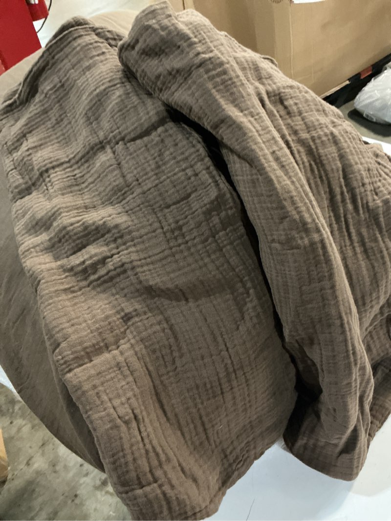 Condition photo showing Good Condition for european linen cotton stitch quilt set