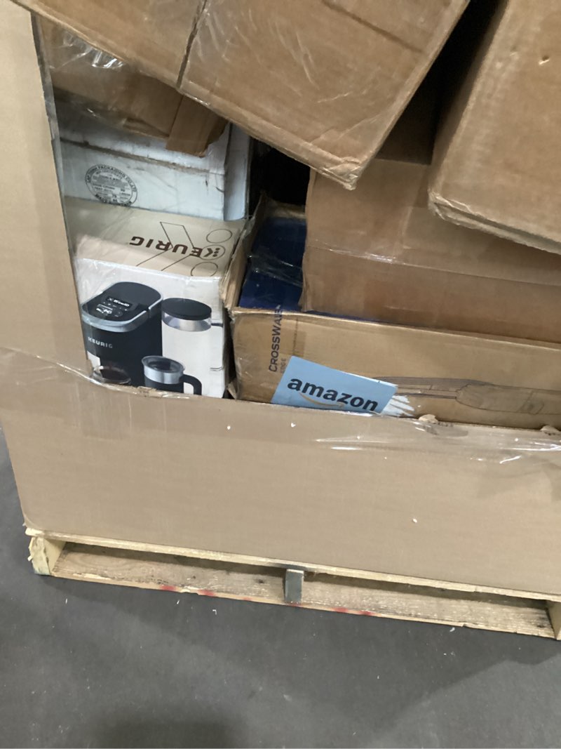Pallet of small appliances & speakers *damaged and incomplete 