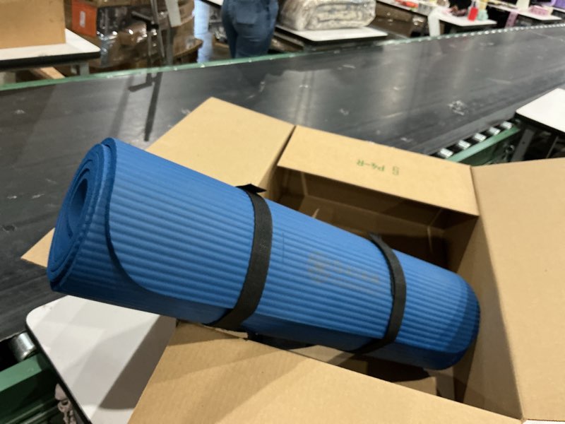 Condition photo showing Good Condition for color is blue gaiam yoga mat, pilates & exercise mat, thick 2/5\\\\\\\" (10mm) workout mat with easy-cinch carrying strap for home & gym workouts blue 2/5\\\\\\\" (10mm)