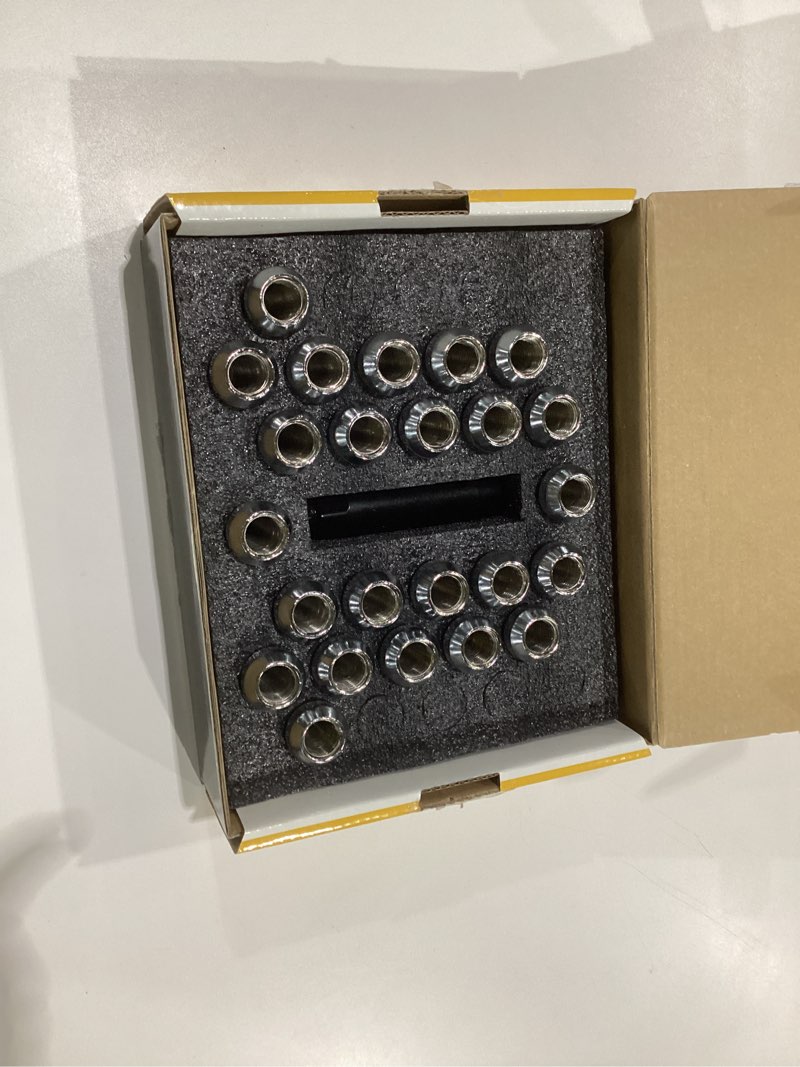 Condition photo showing Good Condition for Dynofit 14x1.5 Chrome Lug Nuts Set, 24pcs 7 Spline Drive Wheel Nut for Silverado Sierra Ram 1500 F150, Silver Steel Aftermarket Lugnuts with 1 Socket Key Compatible With Ford Chevy GMC 6 Lug Wheel Rim 24pcs Silver