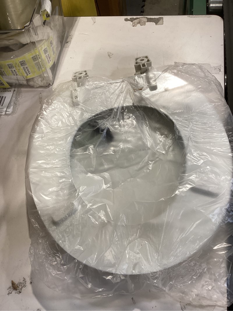 Condition photo showing Good Condition for bemis round enameled wood toilet seat in cotton white with easy•clean hinge