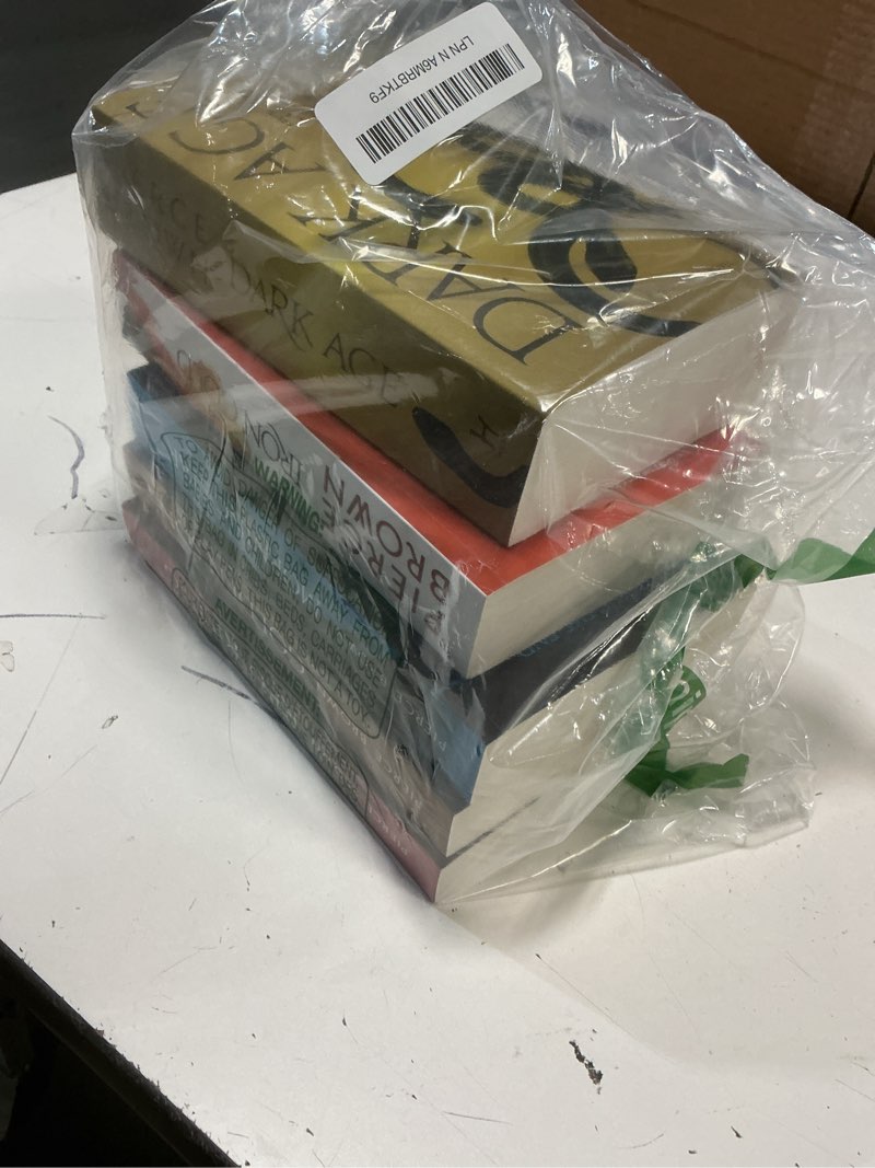 Condition photo showing Good Condition for the red rising series collection 5 books set by pierce brown (red rising, golden son, morning star, iron gold, dark age)