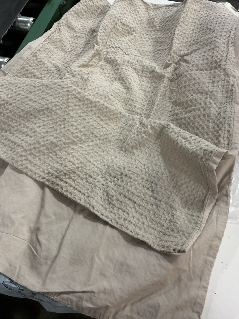 Condition photo showing Good Condition for quince, european organic luxe honeycomb  ,set of 2 sham /standard/sand