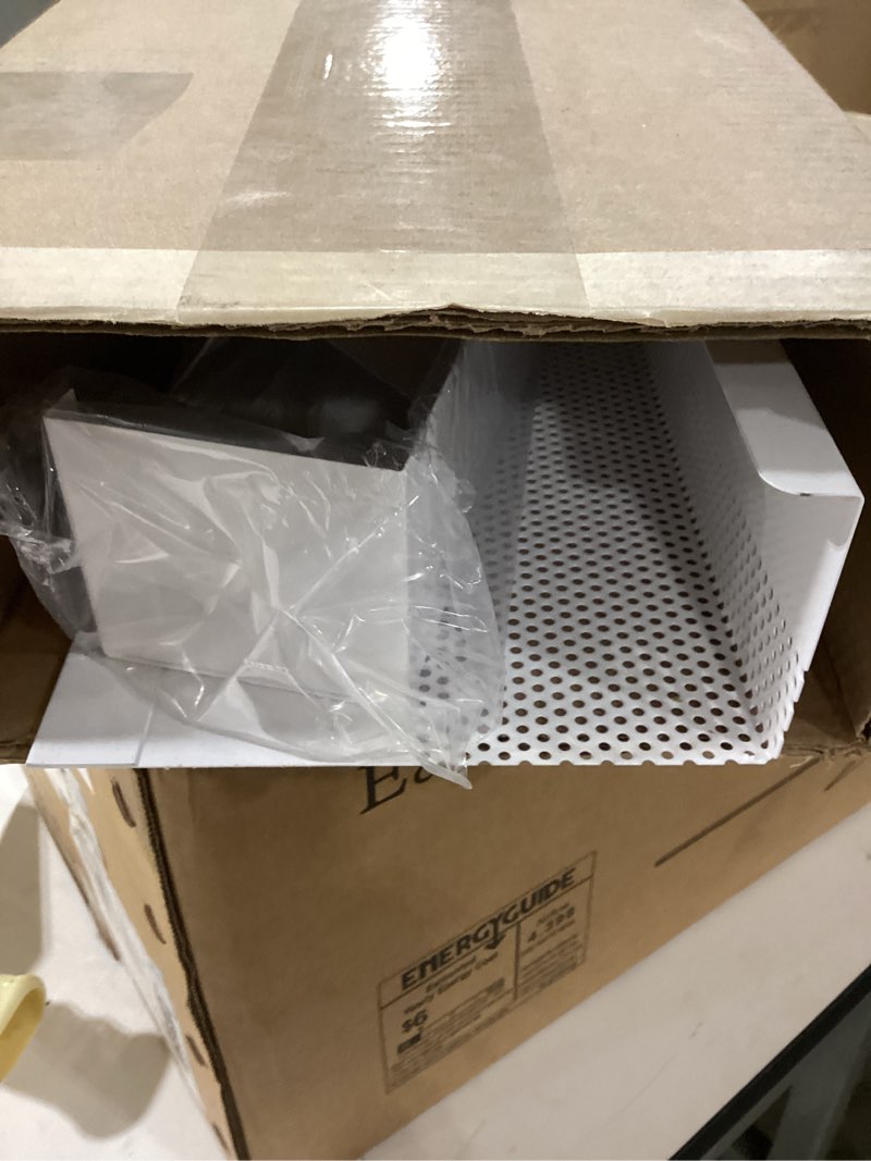 Condition photo showing Good Condition for baseboarders basic series 3 ft (36 in) galvanized steel slip-on baseboard heater cover + left & right endcaps, rust resistant, white, for hydronic hot-water systems 3 feet panel+endcaps