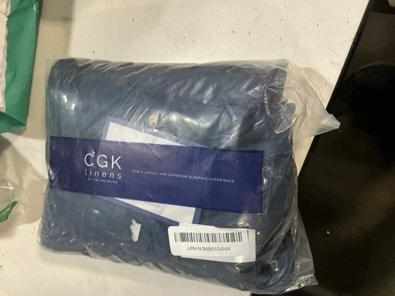 Condition photo showing Good Condition for bedskirt queen size ruffle - 18 inch drop dust ruffle bed skirt with platform - ultra-soft, easy fit, premium hotel quality - wrinkle, fade & shrink resistant - for women, men, kids and teens - navy queen 18" drop 04 - navy