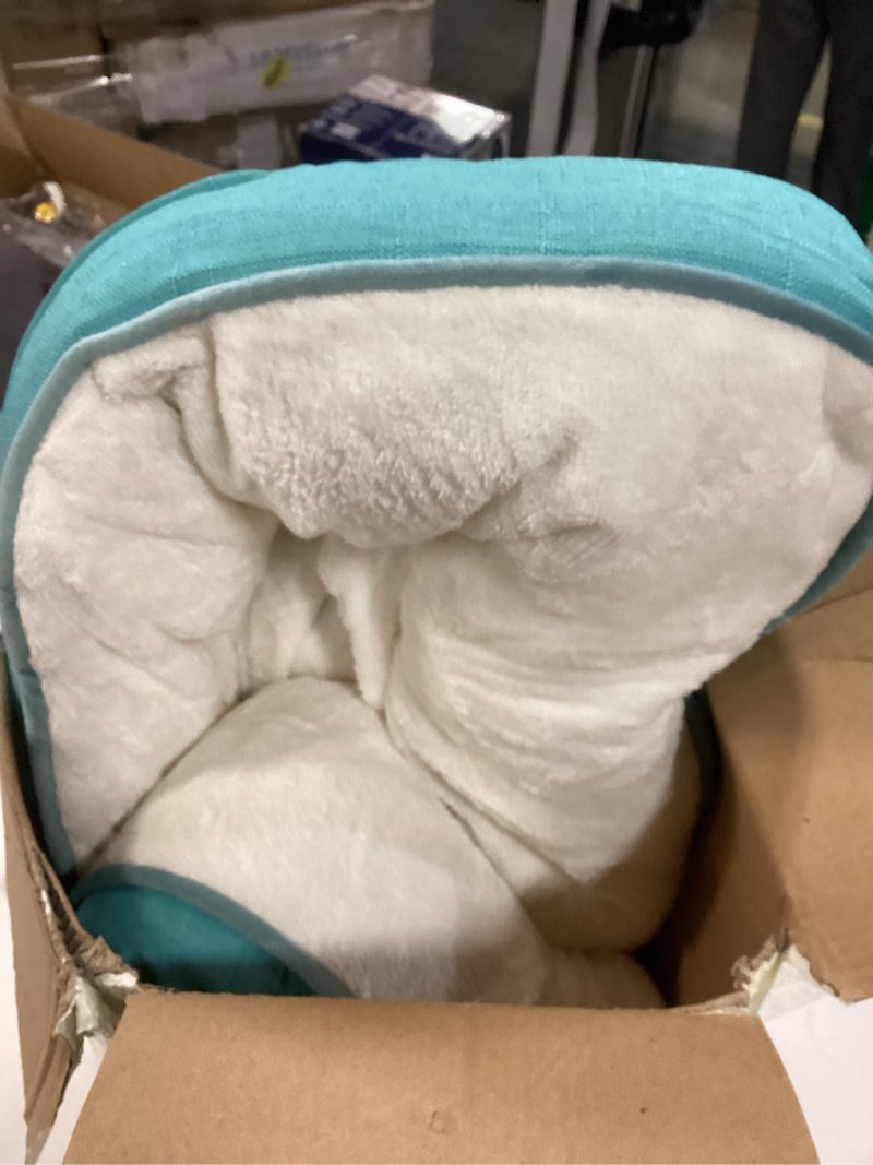Condition photo showing Good Condition for EHEYCIGA Orthopedic Dog Bed for Large Dogs, Waterproof Memory Foam, Turquoise Blue, 35"L x 22"W x 6.5"Th 35.0"L x 22.0"W x 6.5"Th Turquoise Blue