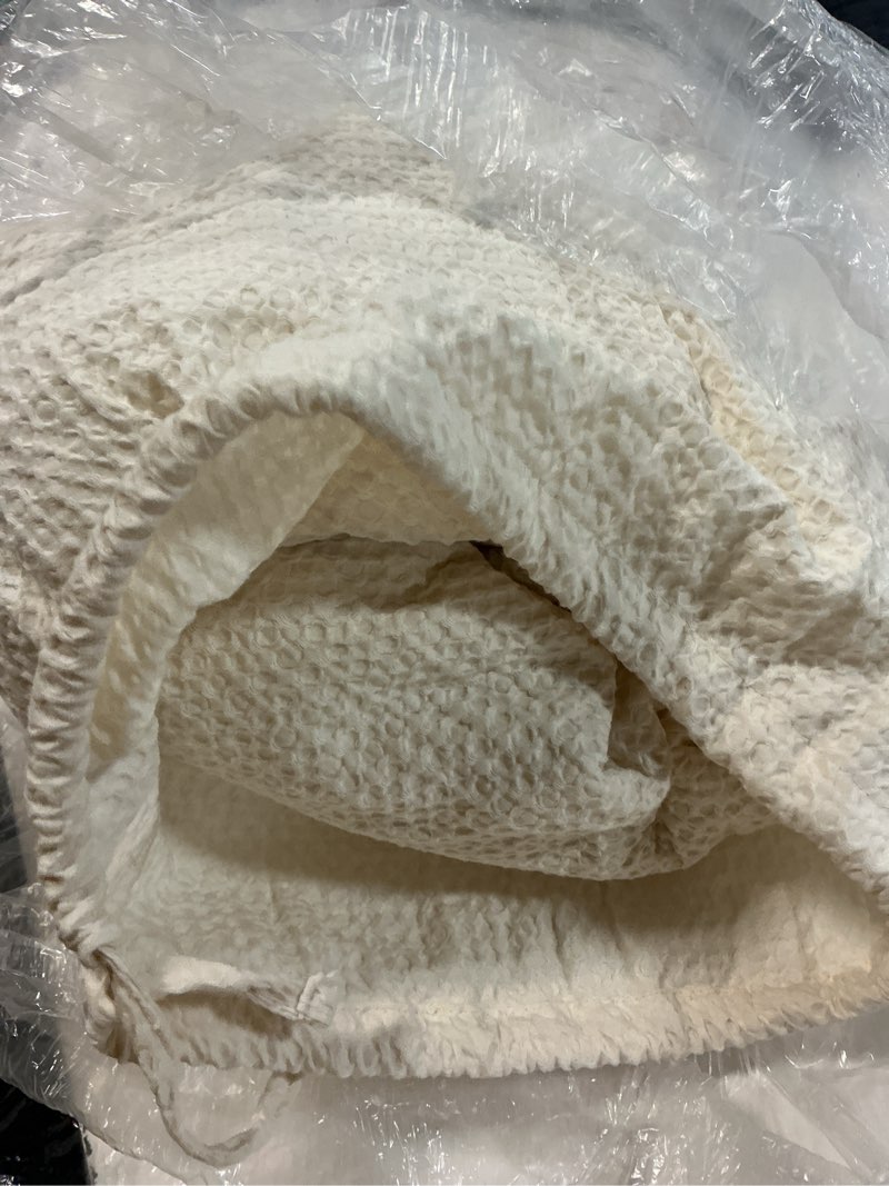 Condition photo showing Good Condition for organic luxe honeycomb duvet cover set king undyed 