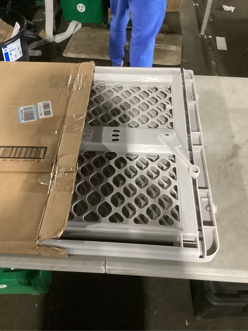 Condition photo showing Good Condition for north states 5-way pet gate, model# 8619