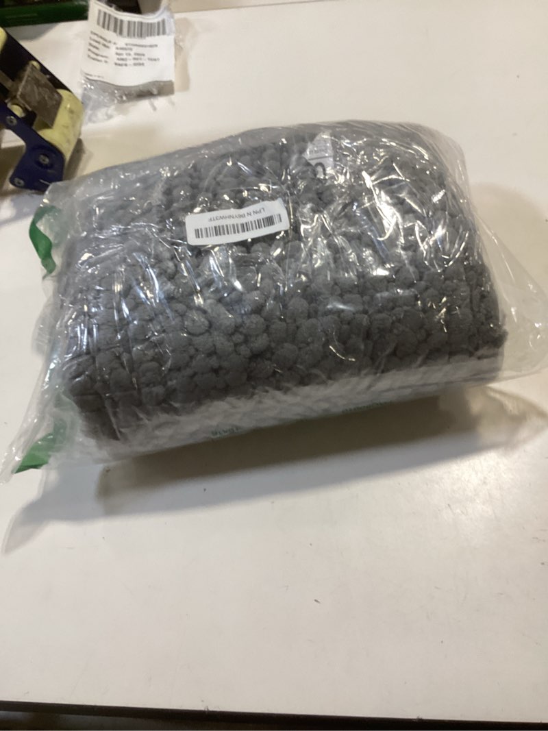 Condition photo showing New/Like New for olanly thick bathroom rugs 30x20, extra soft absorbent chenille bath rugs, rubber backing, machine wash dry, bath mats for bathroom floor, tub and shower, home decor accessories, grey grey rectangular 30" x 20"