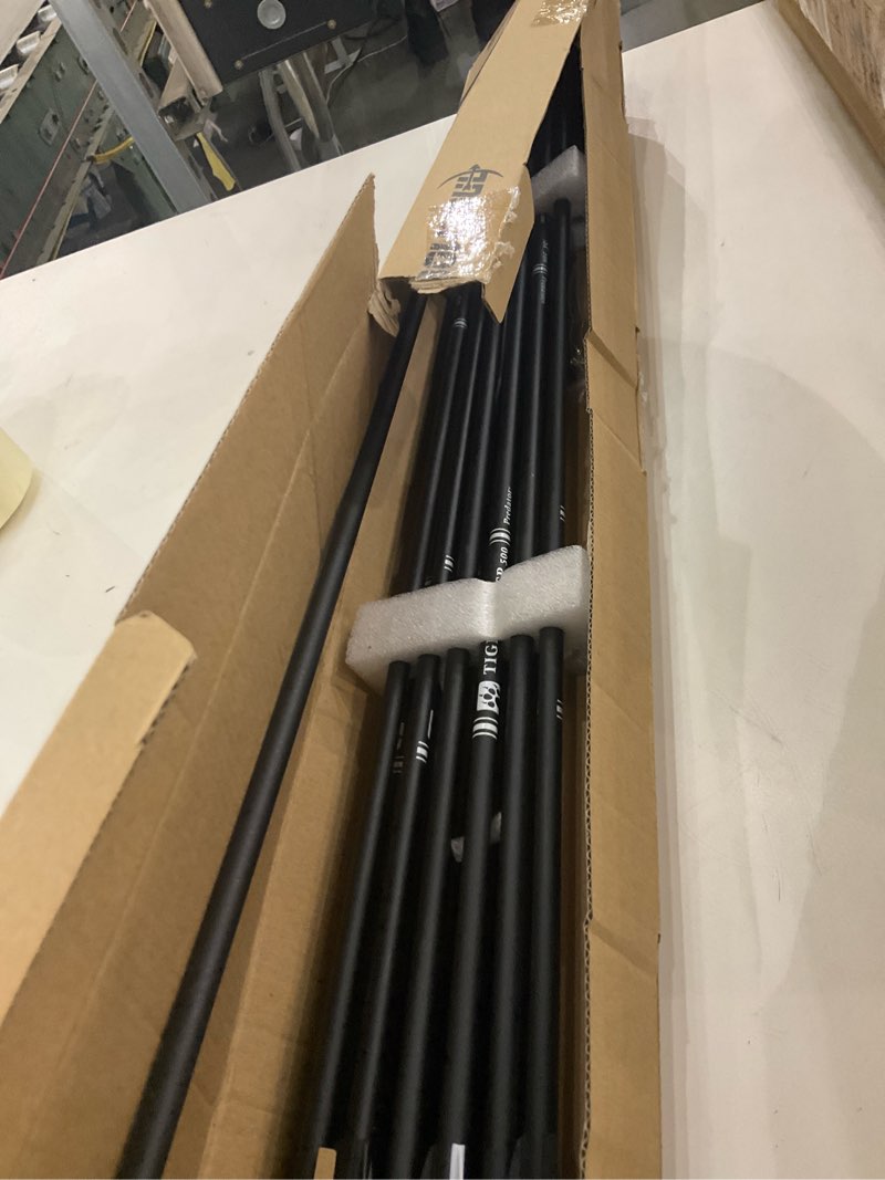 Condition photo showing Good Condition for 30Inch Carbon Arrow Practice Hunting Arrows with Removable Tips for Compound & Recurve Bow(Pack of 12) Black White